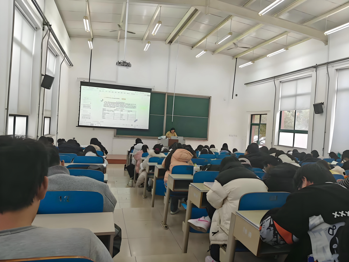 <strong>国际全民健康覆盖日，南山健康医学院在行动</strong>